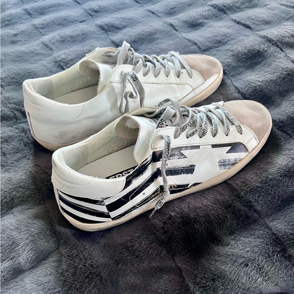 Like New Golden Goose
Men's Super-Star Flag Print Low Top Sneakers - Picture 4 of 10